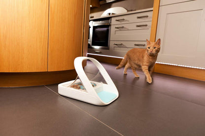 SureFeed Sure Petcare Mikrochip-Futterautomat für Haustiere, mit dichtem Deckelverschluss, kompatibel mit RFID-Halsbandanhänger, geeignet für Nass- und Trockenfutter, batteriebetrieben, weiß